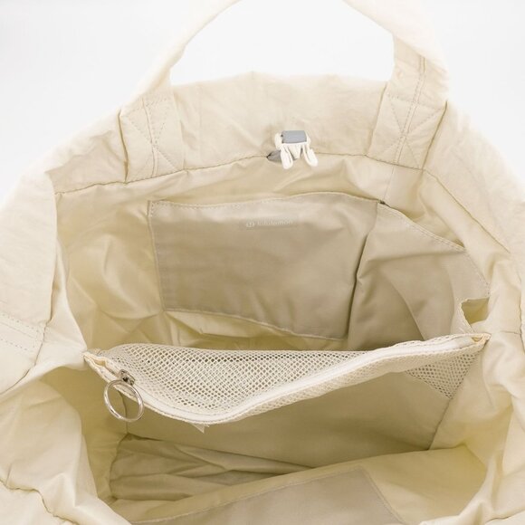 Lululemon On My Level Bag 2.0 19L Beige OS - Picture 9 of 13